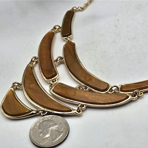 "5/$25" Amber Acrylic Goldtone NWT Brand Adjustable Bib Statement Necklace - Picture 4 of 11